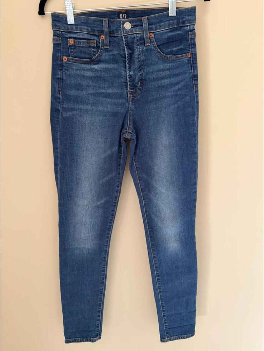 GAP Denim size 4/27 10” Rise True Skinny, EUC